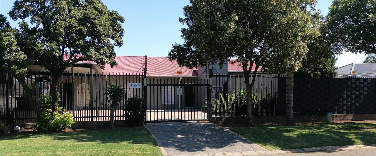 Meadowbrook Guesthouse Pretoria Bagian luar foto